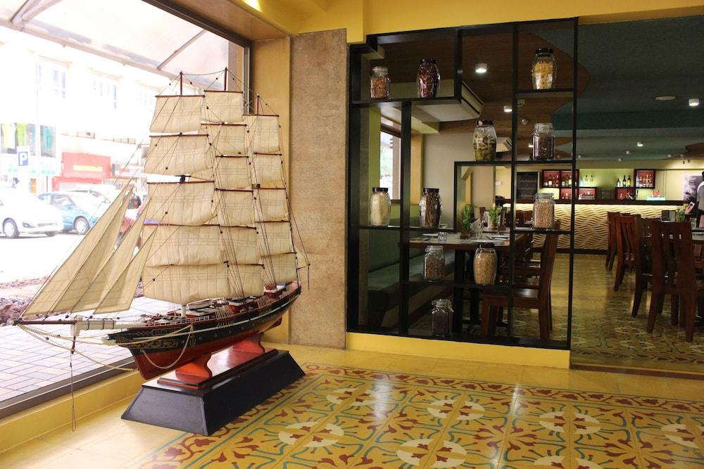 Grande Delmon Hotel Panaji Luaran gambar