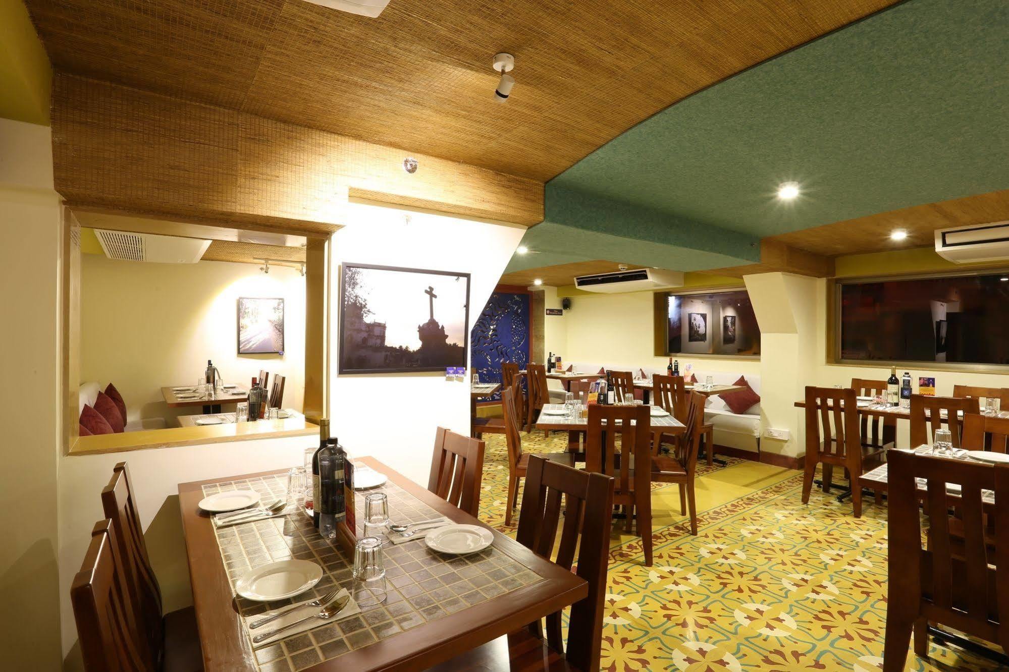 Grande Delmon Hotel Panaji Luaran gambar